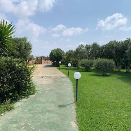 Villa Maveda, Un Dammuso Immerso Nel Verde 兰佩杜萨 外观 照片